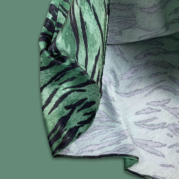 Vintage Y2K Skirt - Picture 3 of 4